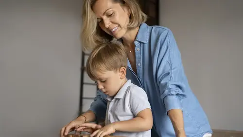Dada vagy nevelőnő: mi a különbség, és kit válasszunk a gyermekünknek?